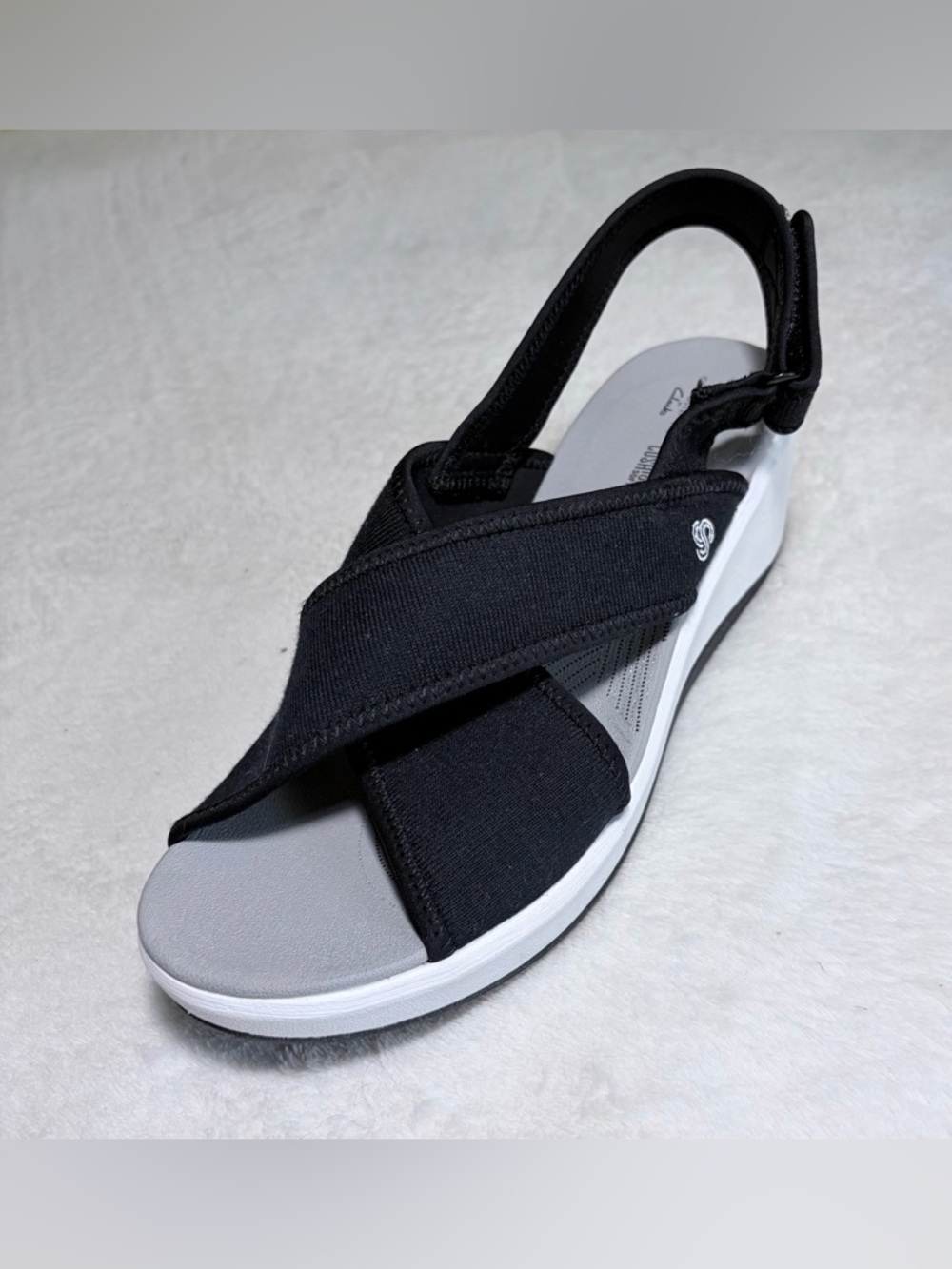 Cloudsteppers Clarks Black and Gray Cross-Strap Slingback Sandals Sz 10 - Picture 2 of 9